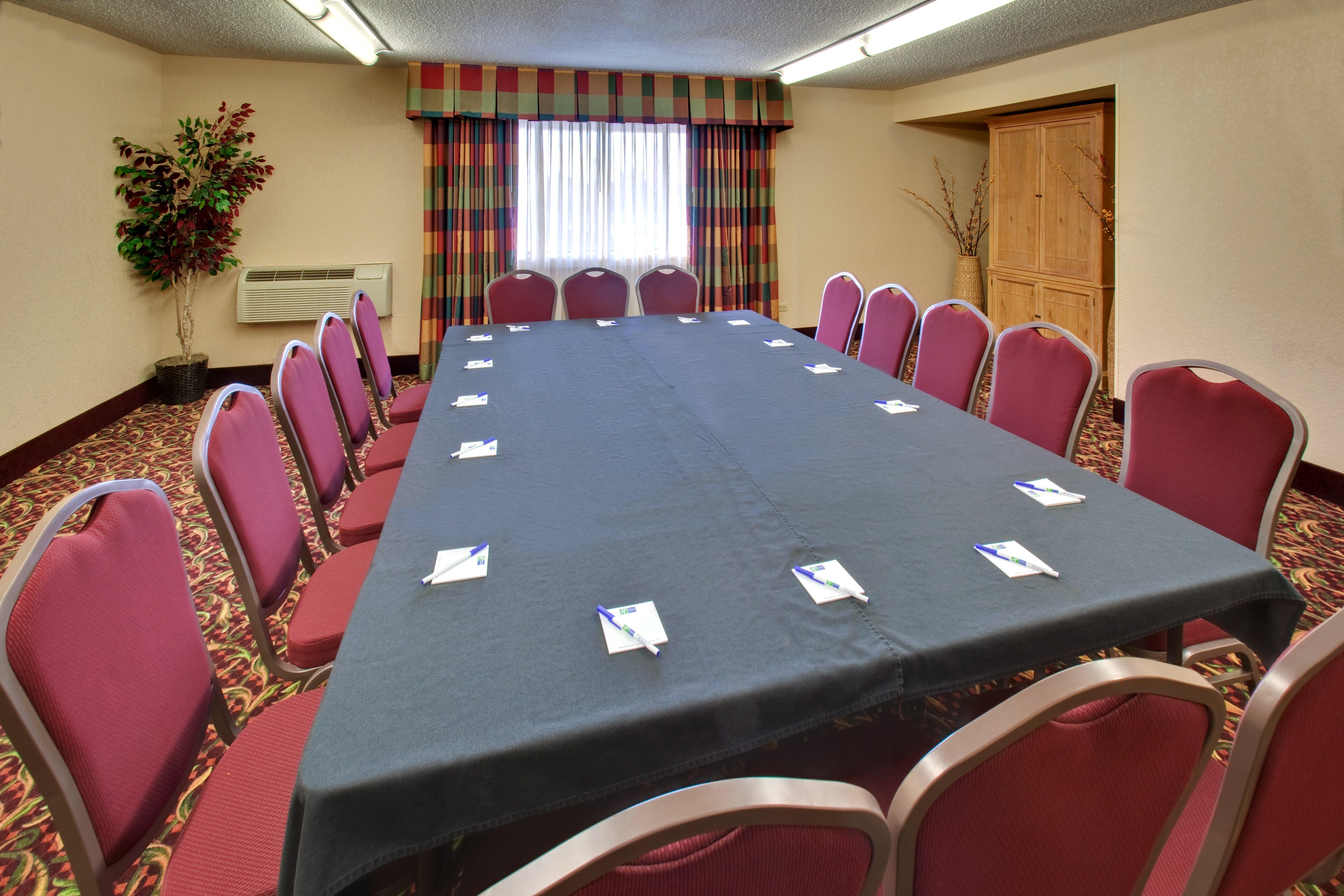 Holiday Inn Express Chicago-Downers Grove By Ihg Facilidades foto