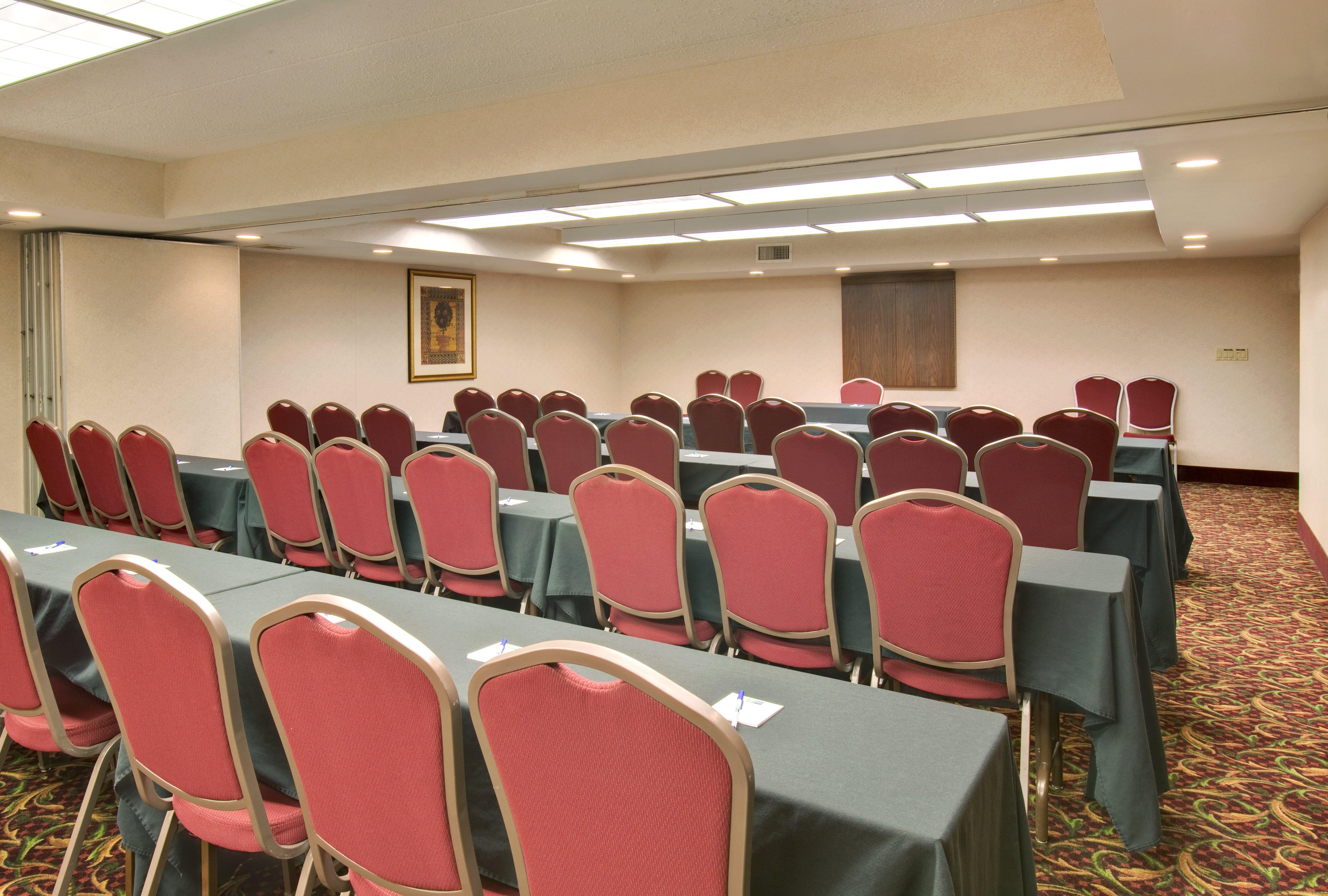 Holiday Inn Express Chicago-Downers Grove By Ihg Facilidades foto