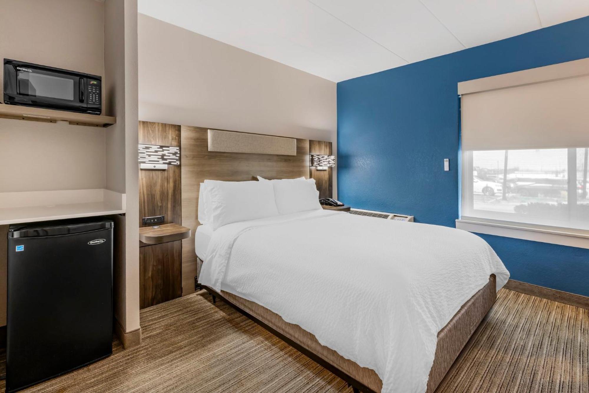 Holiday Inn Express Chicago-Downers Grove By Ihg Exterior foto