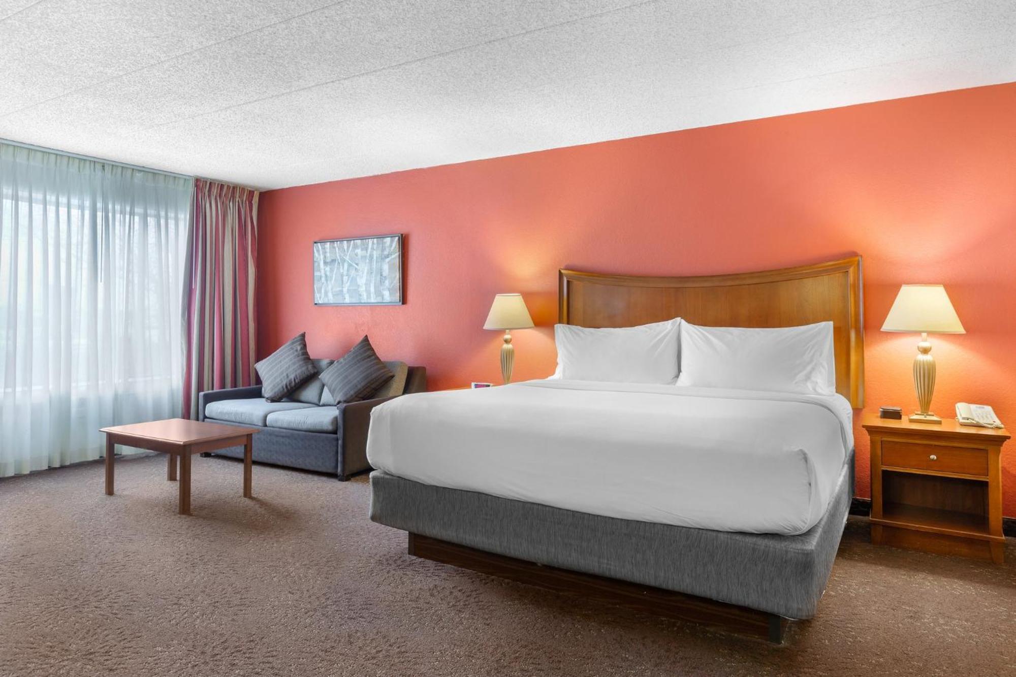 Holiday Inn Express Chicago-Downers Grove By Ihg Exterior foto